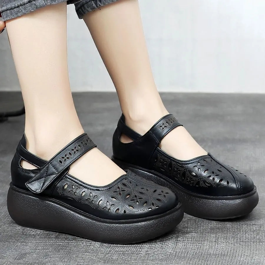 Novos sapatos de couro oco com sola grossa para outono