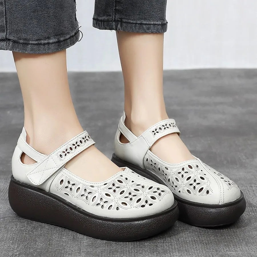 Novos sapatos de couro oco com sola grossa para outono