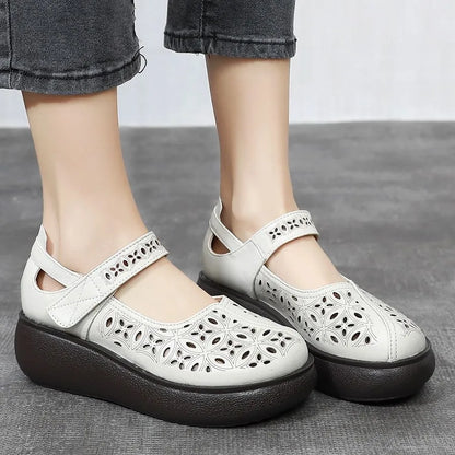 Novos sapatos de couro oco com sola grossa para outono